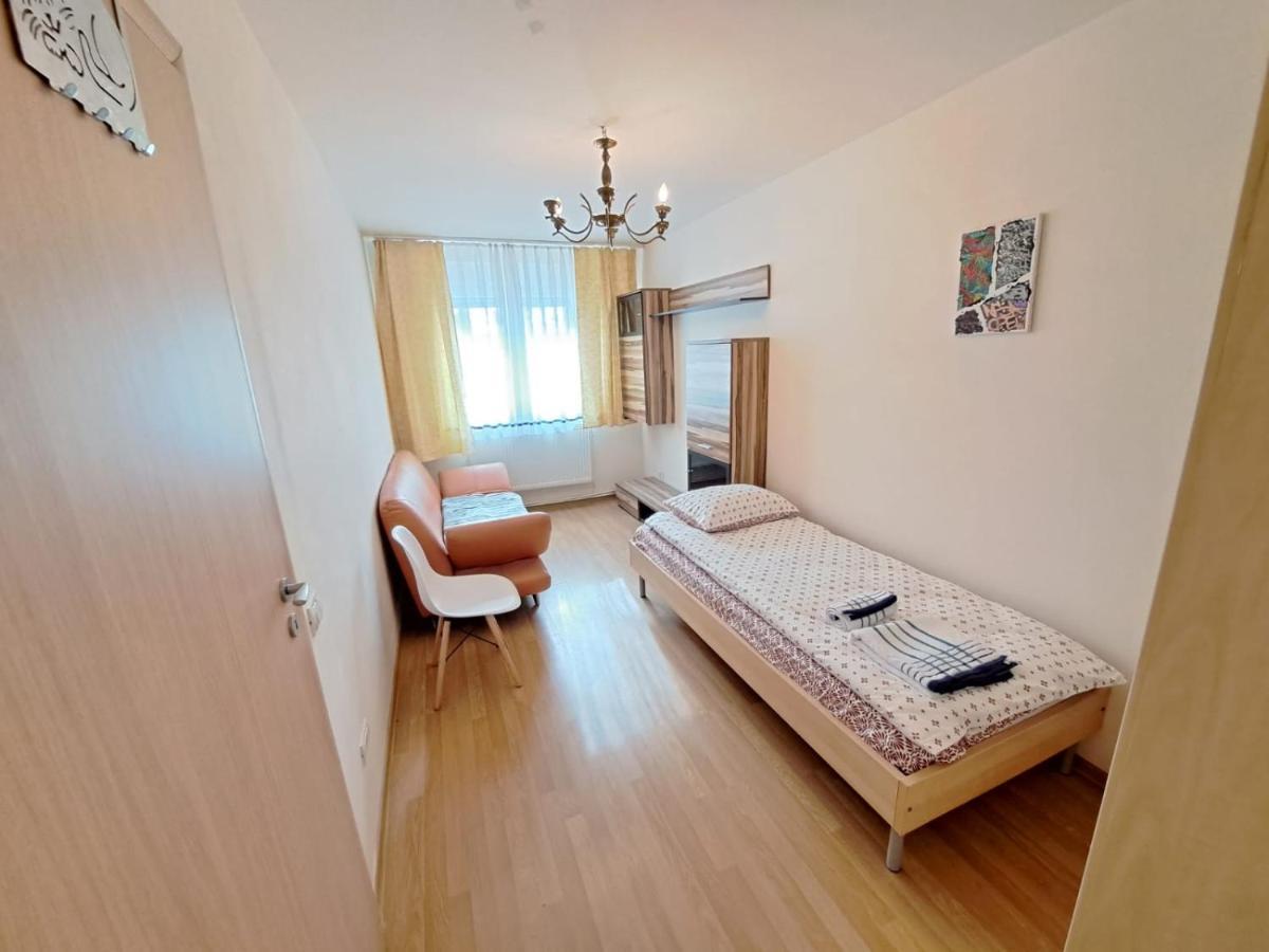 Bine Ati Venit La Maria Str Ion Alexandru Nr 1 Bl 14 Ap 1 Διαμέρισμα Αράντ Εξωτερικό φωτογραφία